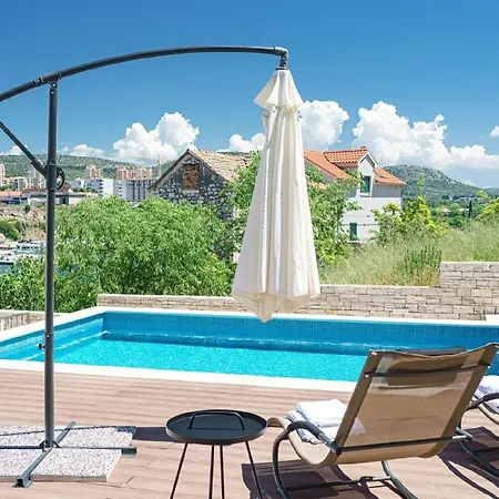 Ferienhaus Fur 11 Personen In Sibenik, Dalmatien Norddalmatien *